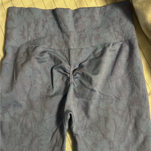 Gym shark legging - Picture 3 of 3